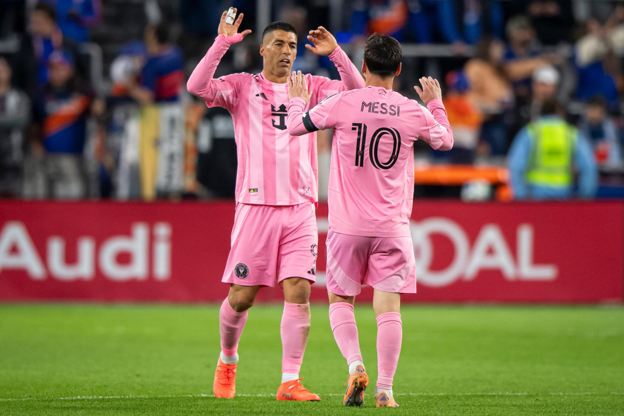 MLS_Cincinnati_Miami_Soccer_29602 Inter Miami forward Lionel Messi (10) celebrates with forward Luis Suárez (9) after beating FC Cincinnati during the MLS soccer’s Eastern Conference semifinal Sunday, Nov. 23, 2025, in Cincinnati. (AP Photo/Tanner Pearson)